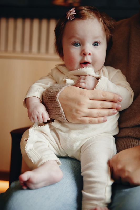 Vakke Ull Babydress, Varm Hvit - Gullkorn Design